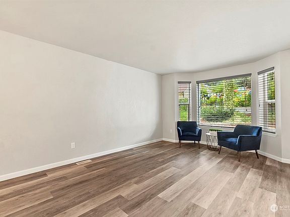 3rd image of 8942 49th Court NE