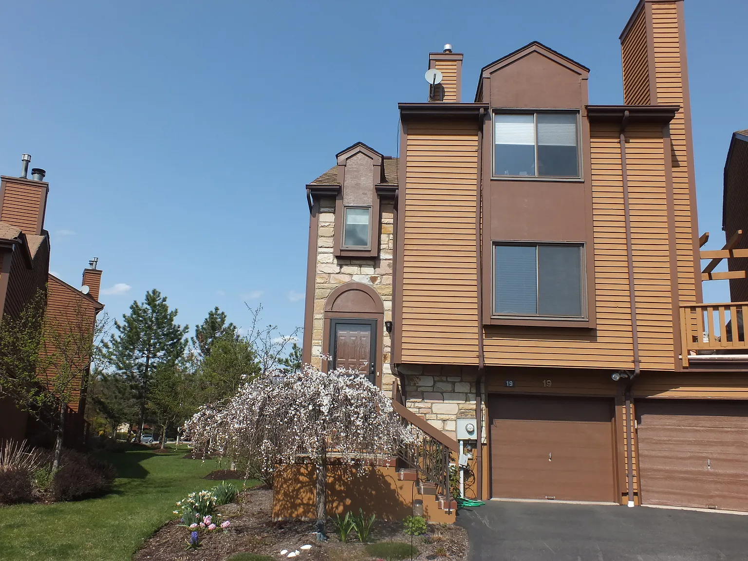 19 Powderhorn Dr photo 1
