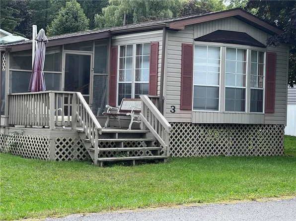 735-3 E Lake Rd, Penn Yan, NY 14527
