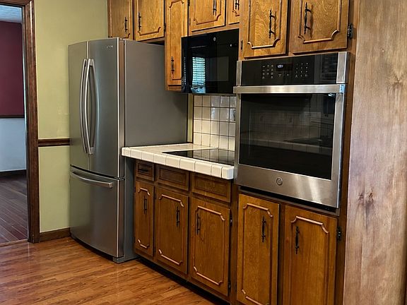 3rd image of 3750 Briarcliff Dr