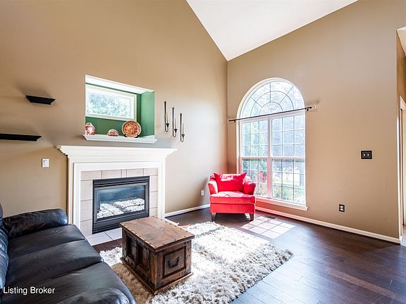 4th image of 10511 Sandbourne Way
