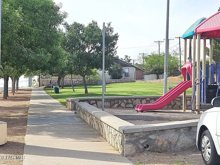 1601 N El Paso St #7 — Photo 17