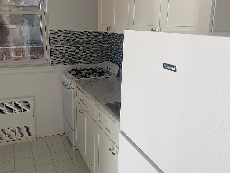 1st image of 14209 Barclay Ave #102