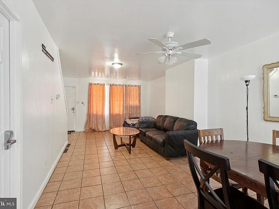 3rd image of 919 W Fisher Ave