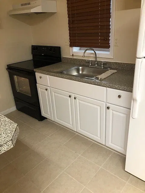 2 bed, 1.0 bath, 830 sqft, $2,100 — Photo 4