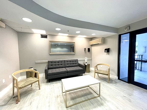 5th image of 1700 NE 133rd St #354