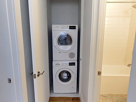 5th image of 257 Rogers Ave #2RR