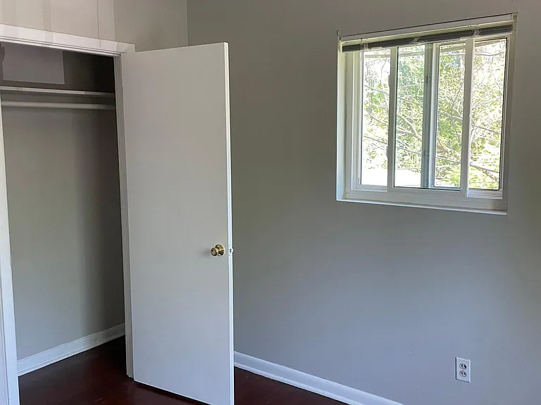 1096 Jolly Ave — Photo 14