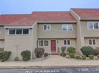 4042 Post Rd APT 3, Warwick, RI 02886