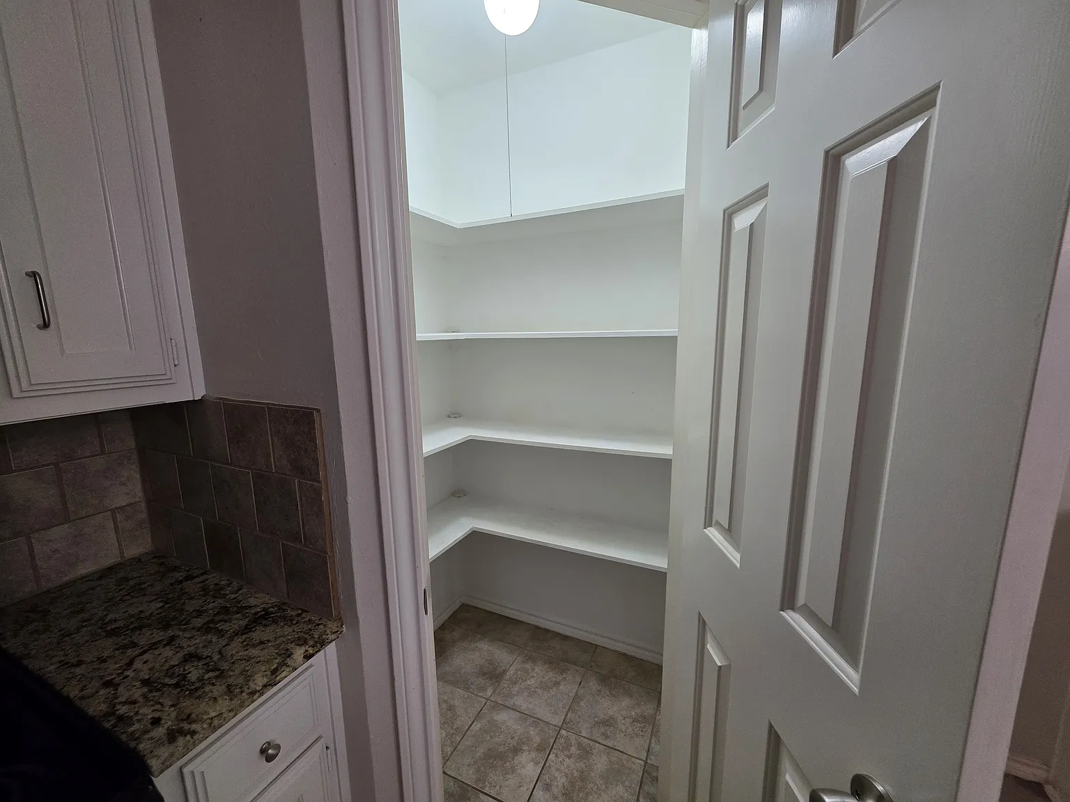 3 bed, 1513 sqft, $2,182 — Photo 4