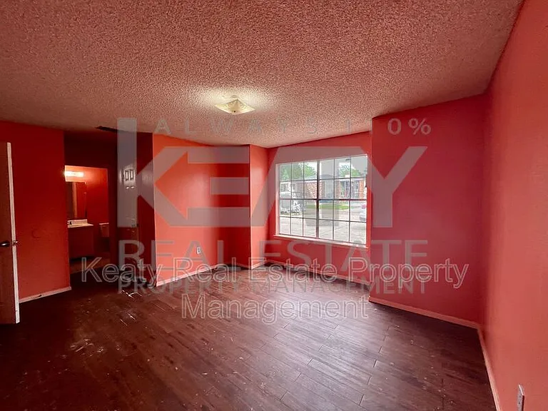 108 Meudon St #A — Photo 5