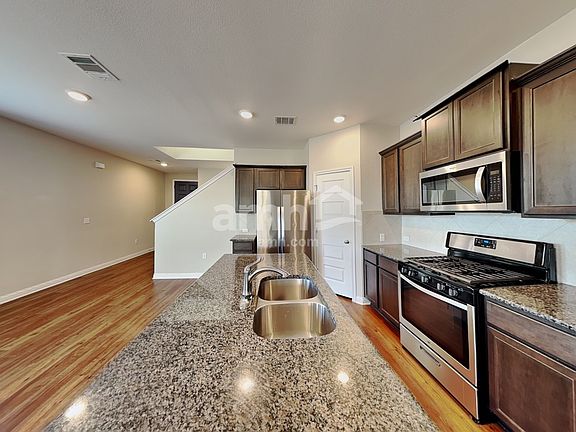 3rd image of 8112 McKamy Dr