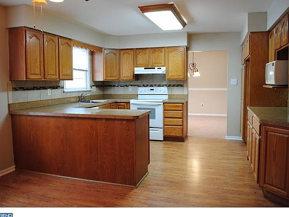 2nd image of 151 Hampshire Dr