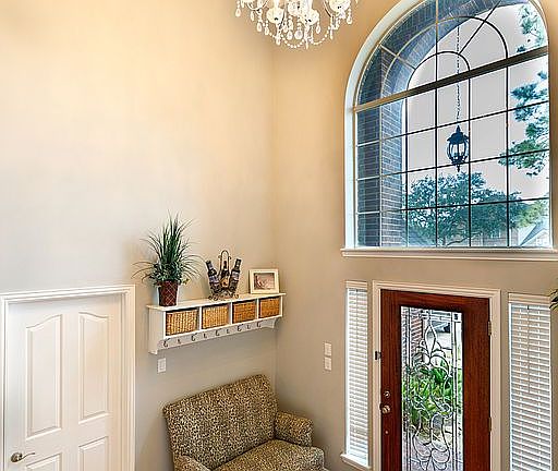 3rd image of 3054 Summercrest Dr