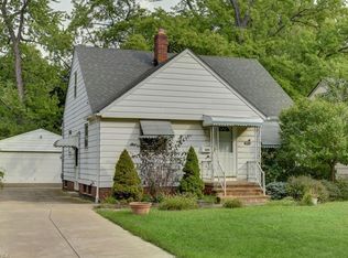 429 Parkside Dr, Bay Village, OH