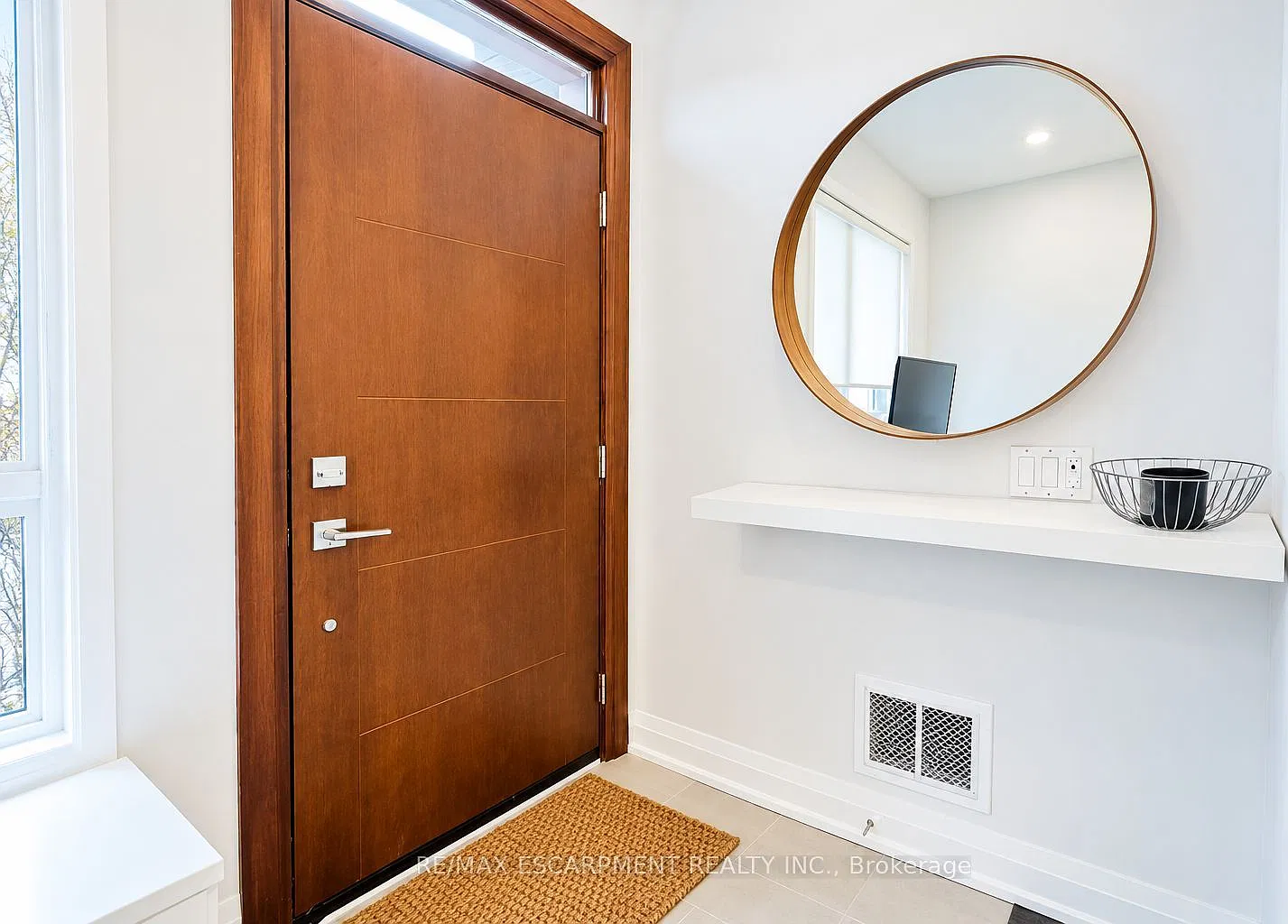 1 bed, $2,100 — Photo 2
