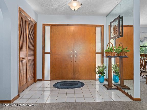 4th image of 8161 Earlshire Ln