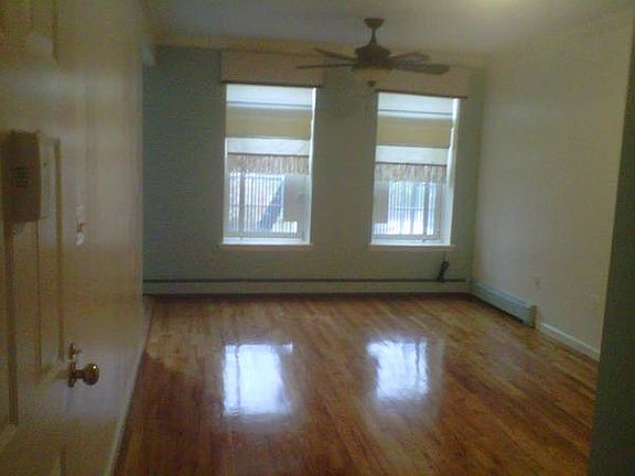 5th image of 588 Linwood St #2