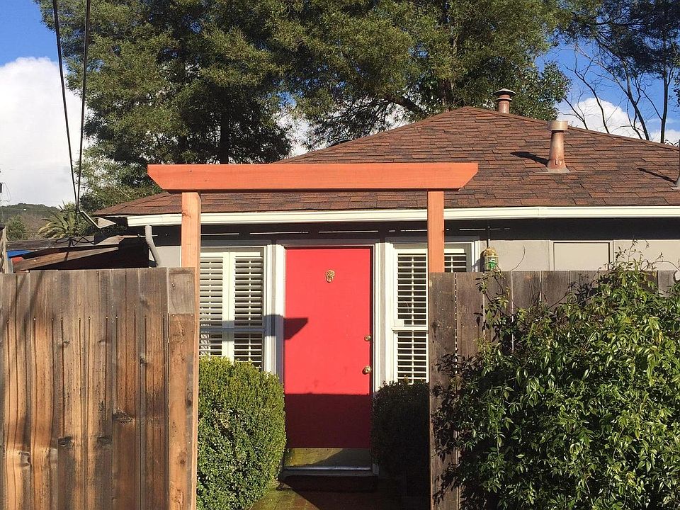 Front entry view from driveway