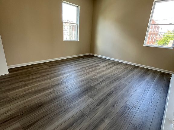 2nd image of 55 Putnam St #2