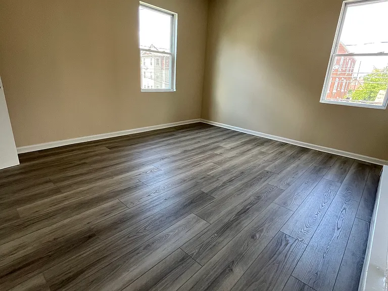 55 Putnam St #2 — Photo 2