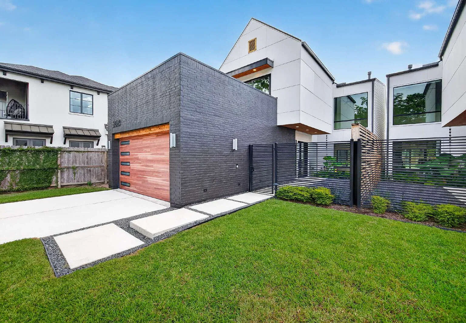 4 bed, 3.5 bath, 3622 sqft, $7,200 — Photo 4