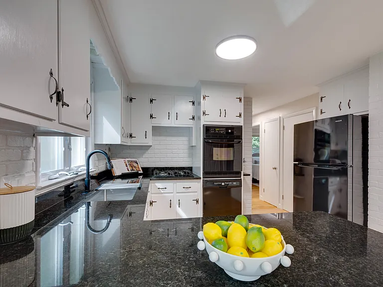 215 Blue Hill Dr — Photo 19