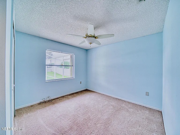 5628 Loma Vista Dr W — Photo 28