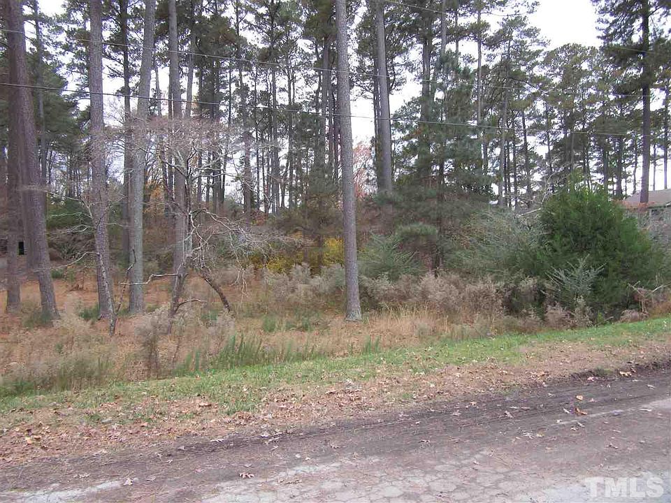 2nd image of 132 Daniel Cir