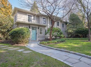 100 Barberry Ln, New Rochelle, NY 10804