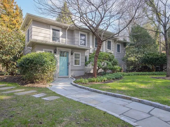 100 Barberry Lane, New Rochelle, NY 10804