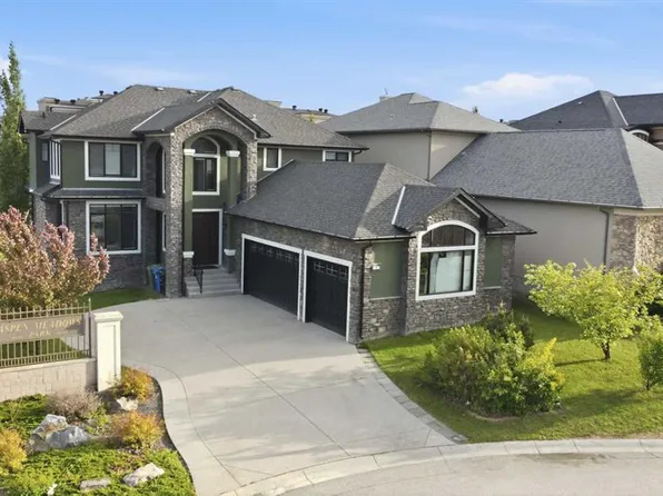 5 N Aspen Meadows Park SW, Calgary, AB T3H 5Z7