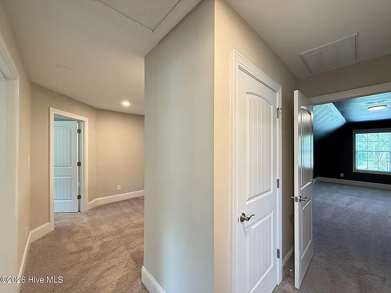 121 Lark Dr — Photo 37