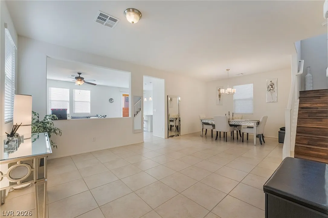 3 bed, 2.5 bath, 2072 sqft, $2,500 — Photo 3