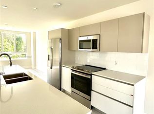 2555 193rd St #2208, Miami, FL 33180