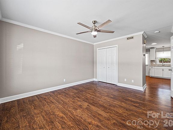 4th image of 1933 Ebenezer Rd