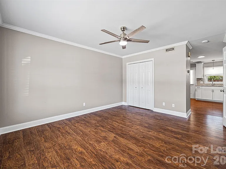 1933 Ebenezer Rd — Photo 4