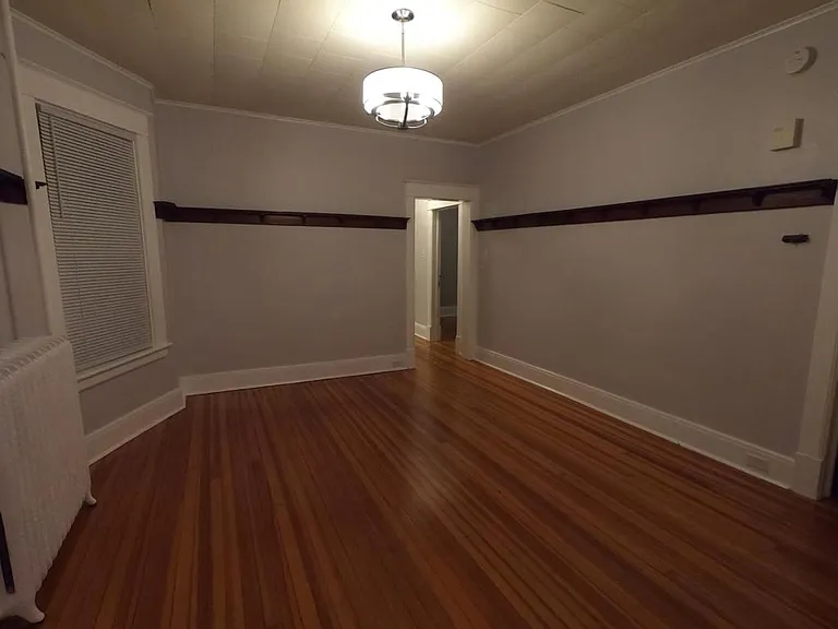 52 Grove Ave — Photo 7
