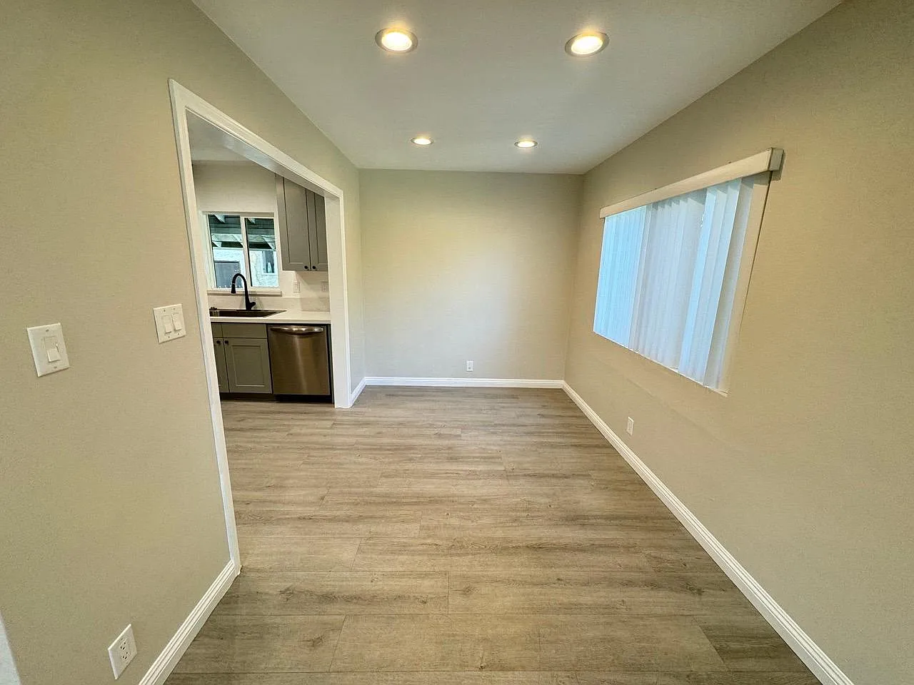 2 bed, 900 sqft, $2,195 — Photo 2