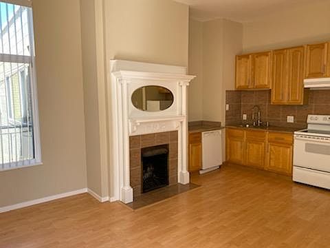 4th image of 2249 Van Ness Ave #5z7e9n3ju