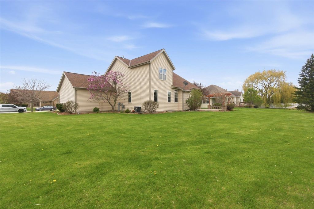 1730 Cinnabar Way, Green Bay, WI - View 3
