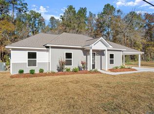 18053 J West Ln, Livingston, LA 70754