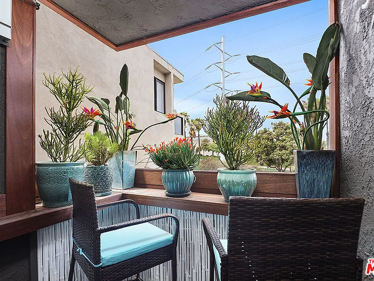 472 Rosecrans Ave — Photo 18