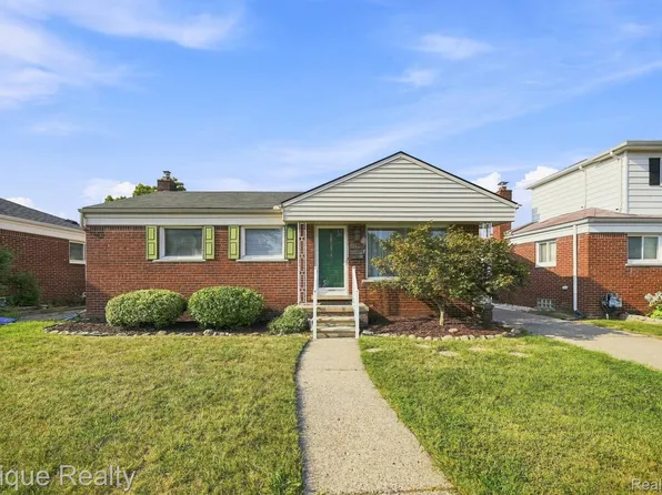 32980 Rosslyn Ave, Garden City, MI 48135