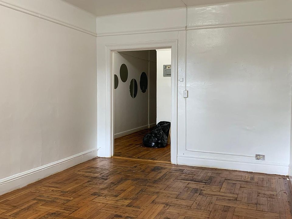 1st image of 4044 Carpenter Ave #4