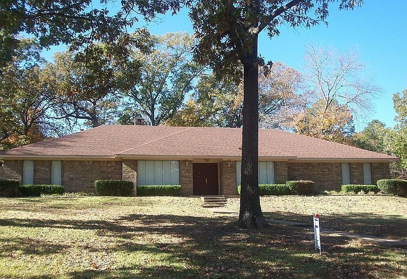 2nd image of 1013 Camille Dr