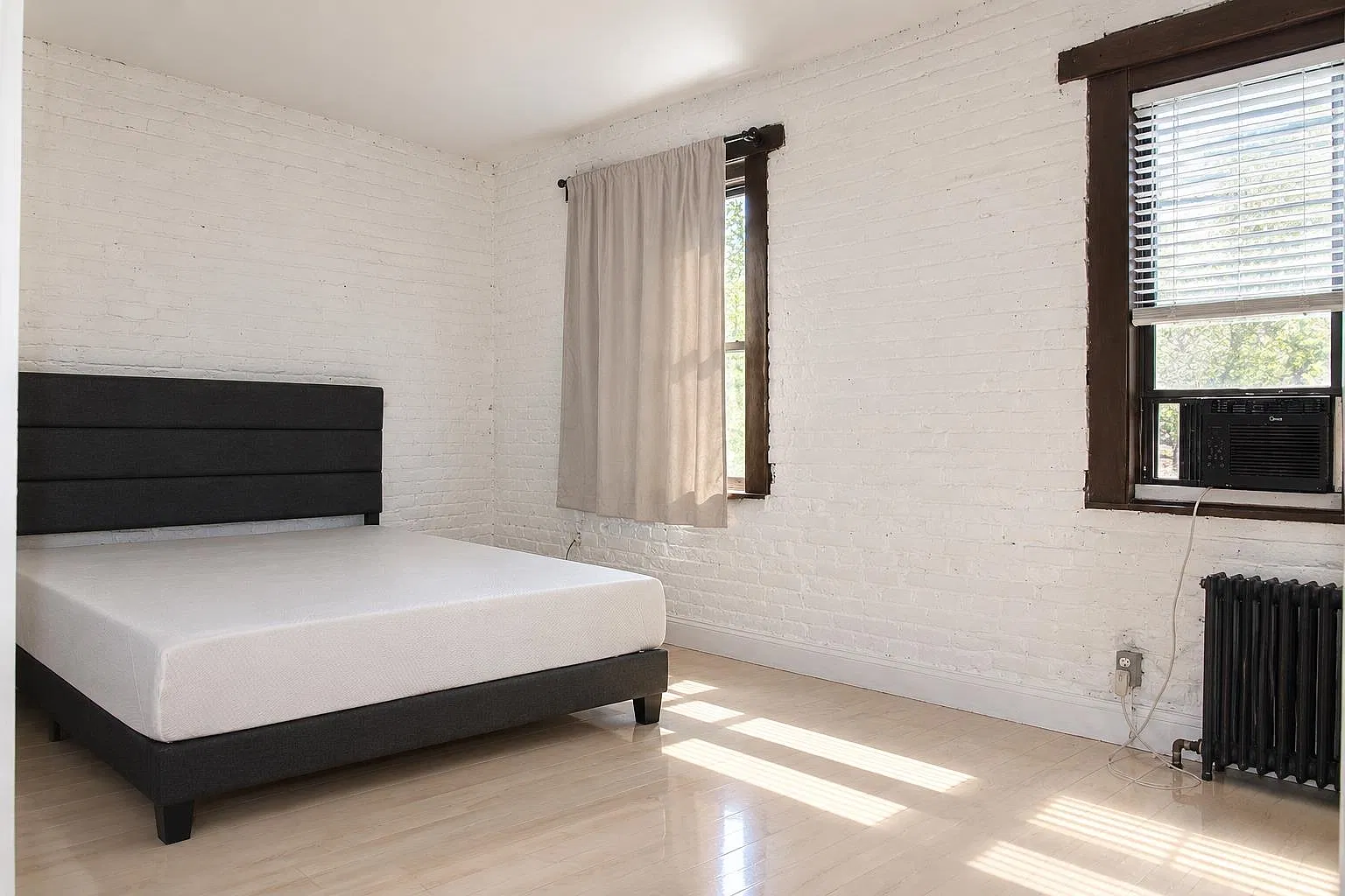 1 bed, 1.0 bath, 660 sqft, $2,000 — Photo 3