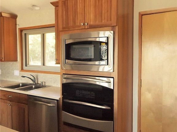 5th image of 114 Harrington Dr