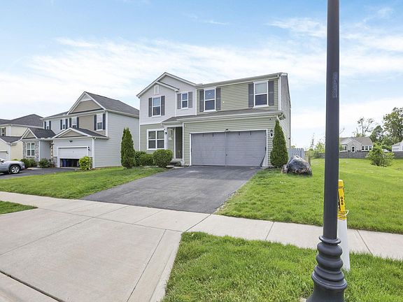 5th image of 215 Instone Dr