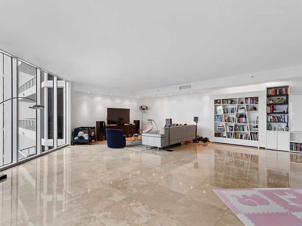 1st image of 21200 Point Pl APT 704